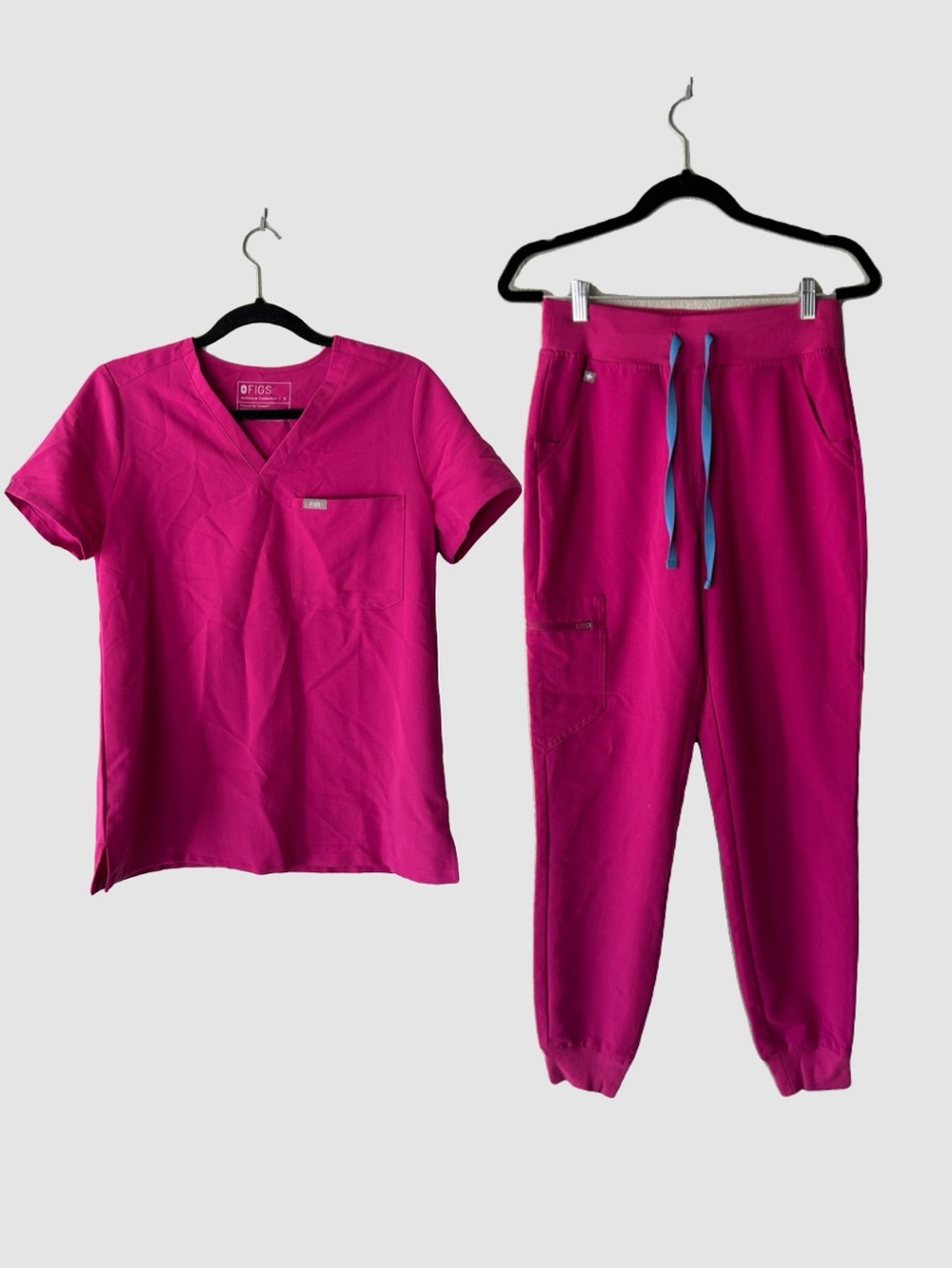 FIGS Scrub Top & Pants Set - Raspberry Pink-Size Small New in Original Packaging